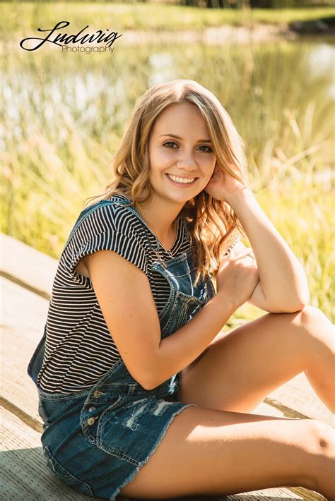 Fun In The Sun With Azure Summer Senior Portraits Outdoor Senior