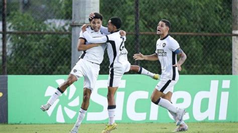 Botafogo vence Votuporanguense e garante liderança do grupo na Copinha