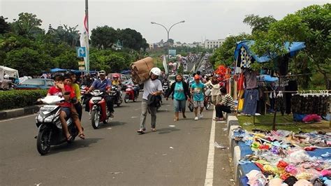 Dari Bau Melati Hingga Bau Amis Tempat Nongkrong Di Bekasi Ini Selalu