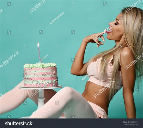 51 791 Imágenes De Sexy Birthday Imágenes Fotos Y Vectores De Stock Shutterstock