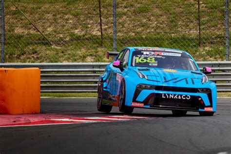 Yann Ehrlacher On Top By Just S In Wet Tcr World Tour Practice