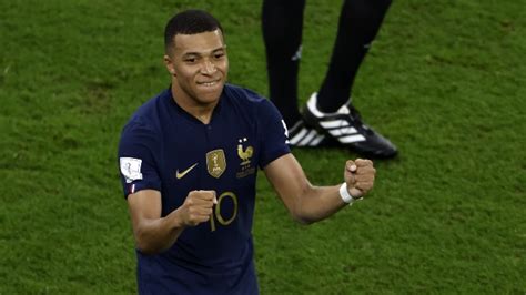 Kylian Mbappé marcó un golazo y selló la victoria francesa ante Polonia