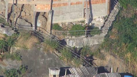 Vídeo Operação No Morro Do Juramento No Rio Deixa Quase 800