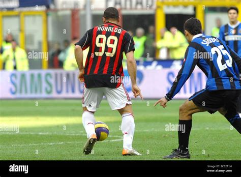 Ronaldo nazario ac milan hi-res stock photography and images - Alamy