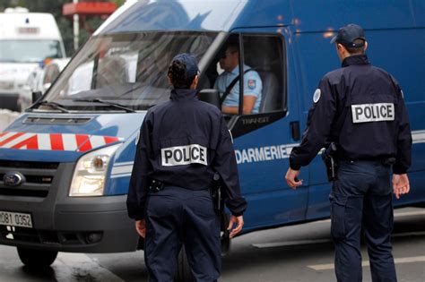 Bonbonnes De Gaz Retrouv Es Dans Une Voiture Paris Ce Que L On Sait