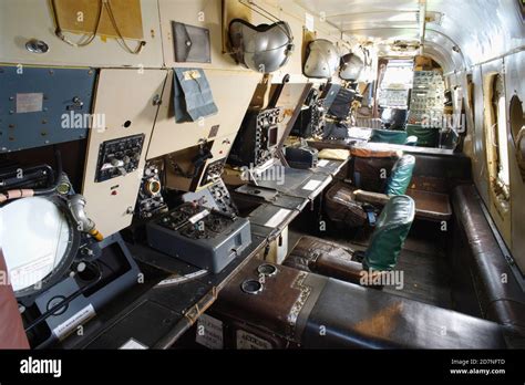 Avro Shackleton MR3 WR977 at Newark Air Museum Stock Photo - Alamy