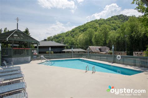 The 4 Most Romantic Hotels in Gatlinburg, Tennessee | Oyster.com