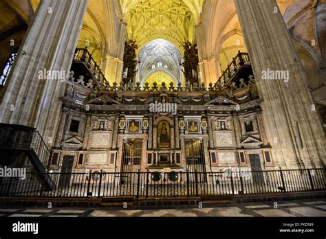 Sevilla cathedral interior hi-res stock photography and images - Alamy