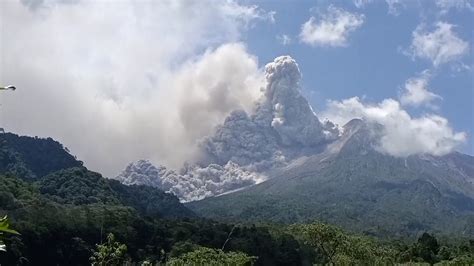 Indonesia S Merapi Volcano Erupts Again CGTN