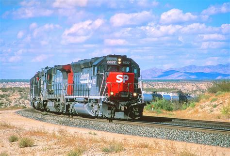 Southern Pacific Sd E Locomotive Leads An Eastbound Flickr