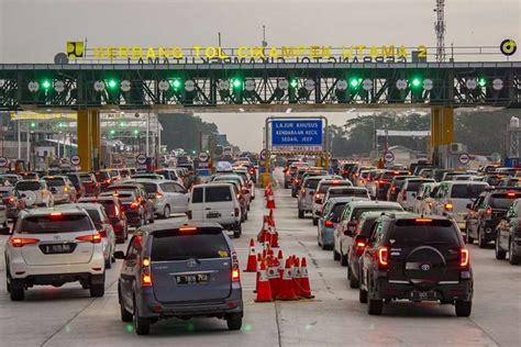 Tol Jakarta Cikampek Macet Parah Ini Penjelasan Jasamarga