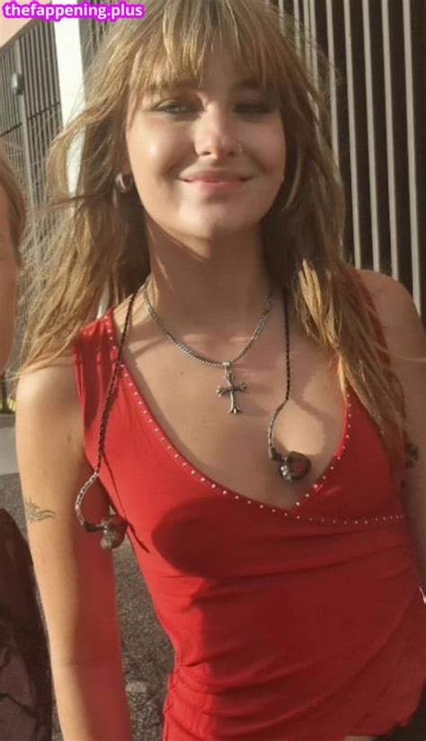 Maneskin Bassist Victoria De Angelis Vicdeangelis Nude Onlyfans