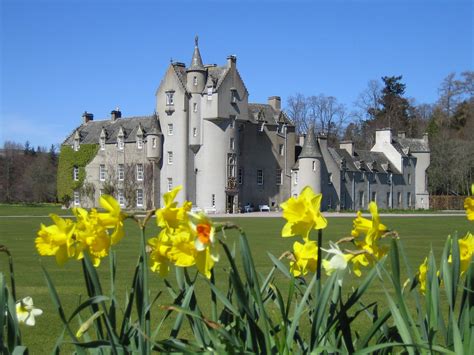 ballindalloch castle - Google Search | Scotland castles, Real castles ...