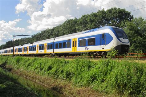 SLT Sprinter Lighttrain Series 2400 2600 Fotos Hellertal Startbilder De