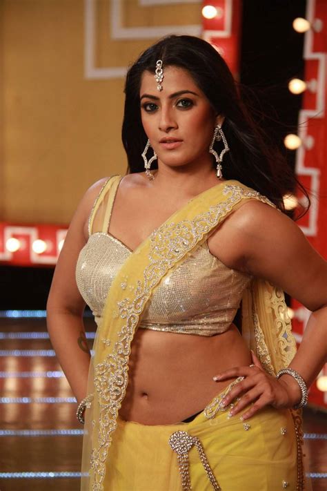 Tamil Busty Babe Varalaxmi Sarathkumar Sexy Deep Plumpy Navel Show In Saree JOLLYWOLLYWOOD