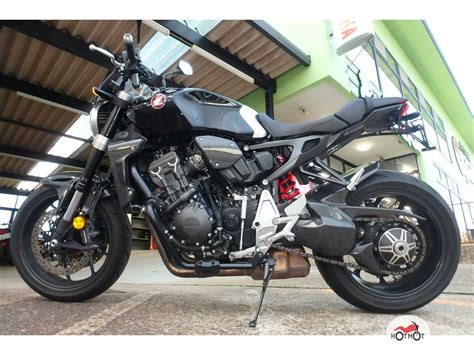 Купить б у Honda CB 1000R инжектор 6 передач в Москве чёрный naked