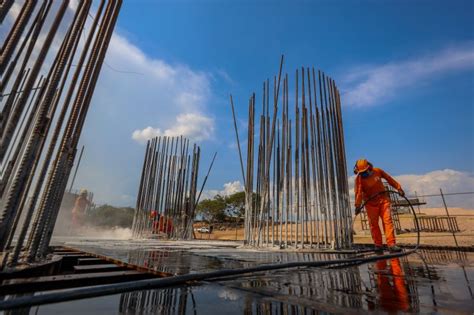 Obra Da Ponte Sobre Rio Itacai Nas Em Marab Avan A Travessas