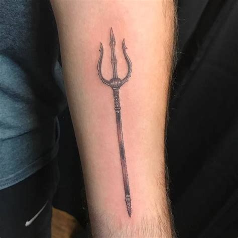 20 Mighty Trident Tattoo Designs And Meanings Tattoobloq Trident