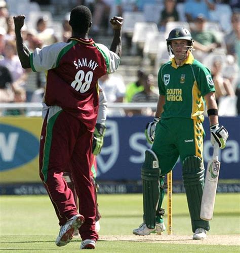 Darren Sammy Celebrates After Nailing Ab De Villiers Plumb In Front