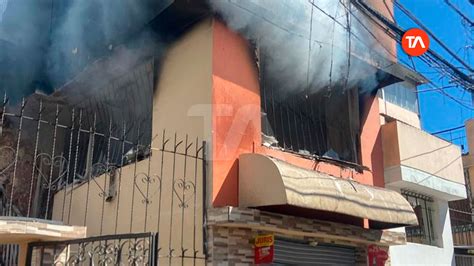 Incendio Consumió El Segundo Piso De Una Vivienda En El Sur De Quito