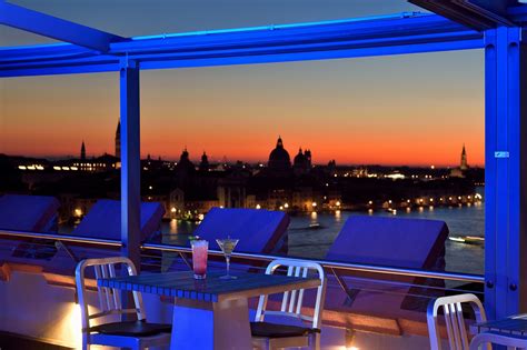 Skyline Rooftop Bar Venice