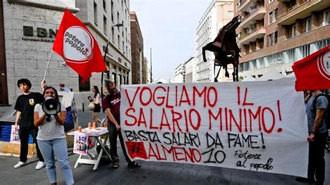 Stop Al Salario Minimo Passa La Delega Al Governo Le Opposizioni