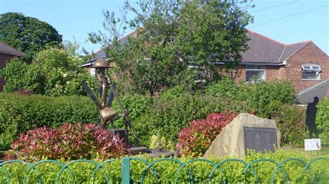 Rhostyllen Memorial Gardens Rhostyllen Wrexham See Around Britain