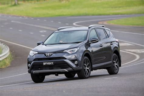 2015 Toyota RAV4 arrives in UK