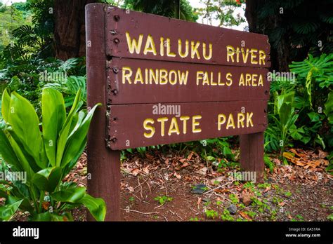 Rainbow Falls sign, Wailuku River State Park, Hilo, The Big Island ...