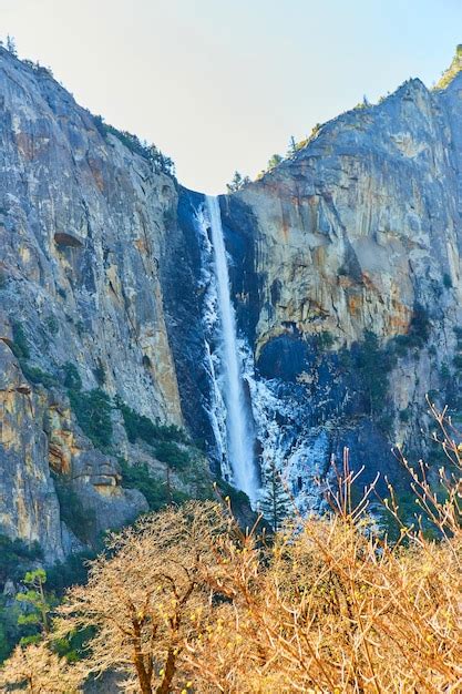 Premium Photo Bridalveil Falls In Yosemite From Below