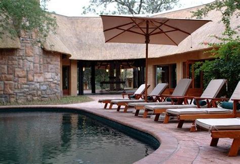 Luxury game lodge accommodation | Shumbalala Game Lodge | Thornybush ...