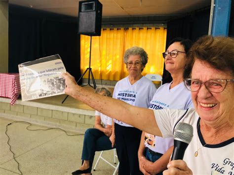 Roda De Conversa Re Ne Dezenas De Idosos E Resgata Hist Ria