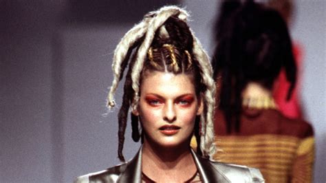 Linda Evangelista's Wildest Runway Hairstyles Over The Years | HuffPost ...