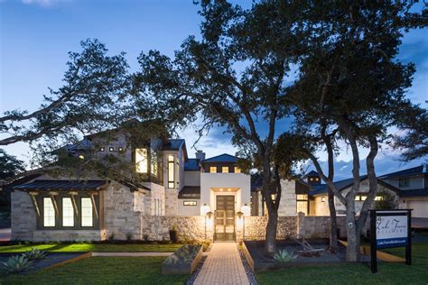 2016 Hba Greater Austin Parade Of Homes Modern Exterior Austin