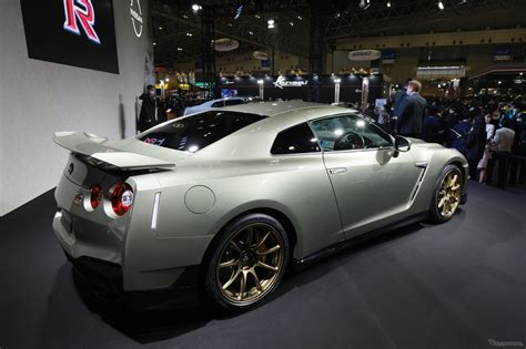 写真で比較！フロントマスクだけじゃない、日産『gt R』2024年モデルと2022年モデルの違い 1枚目の写真・画像 レスポンス（response Jp）