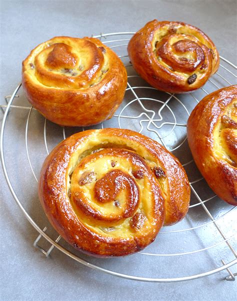 Pains aux raisins briochés Schnecken escargots aux raisins Chocolable