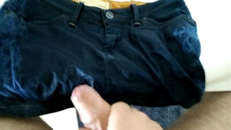 Sborrata E Pisciata Su Minigonna Di Jeans Della Figlia Di Amico Xhamster