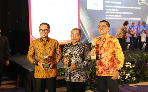 Bank Kalsel Raih 3 Penghargaan Di Top Bumd Awards 2024 Wartabanjar