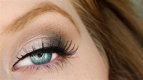 A Simple Everyday Look Urban Decay NAKED Also Tells You About A Site Called