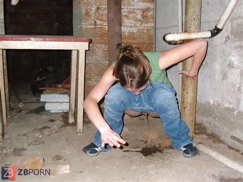 Caught Squatting ZB Porn