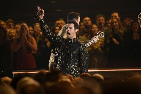 WATCH: The Jonas Brothers’ Grammys 2020 Performance | Heavy.com