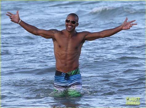 Shemar Moore Flaunts His Beach Body For Everyone To See Photo 3149861