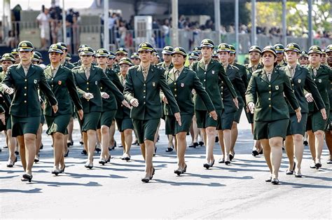 Mulheres No Combate Brasil Prepara Mudança Nas Forças Armadas Jornal O Movimento