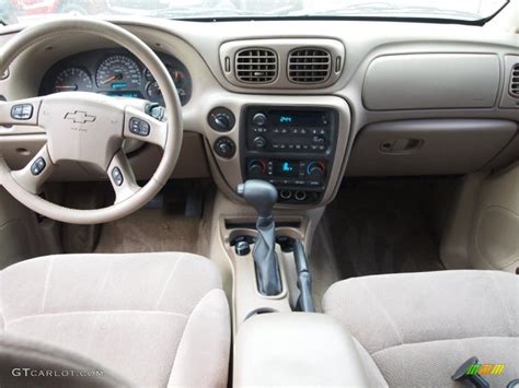 2004 Chevrolet Trailblazer Ext Ls 4x4 Light Cashmere Dashboard Photo