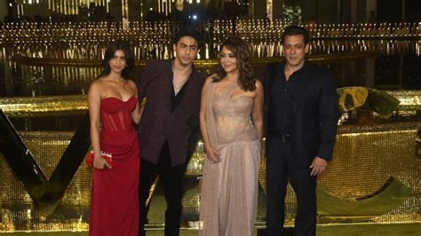 Salman Khan Poses With Gauri, Aryan And Suhana Khan At The Ambani's Event, Fans Say, 'When Tiger ...