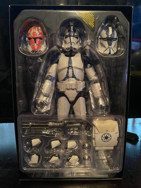 501st Battalion Clone Trooper Deluxe Sixth Scale Figure By Hot Toys