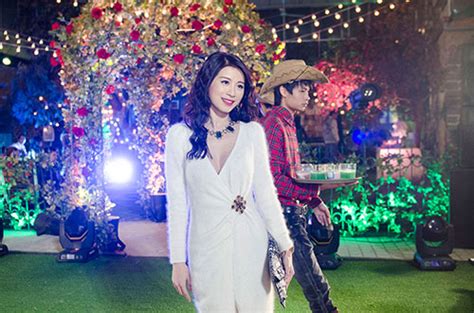 MI VAN Hot girl Mi Vân Ngọc Anh bất ngờ tái xuất