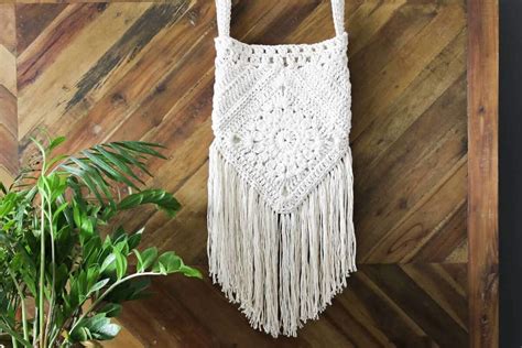 Your New Fave Crochet Boho Bag Free Pattern Tutorial Make And Do Crew