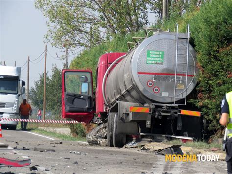 Incidente Mortale In Strada Cucchiara Modena