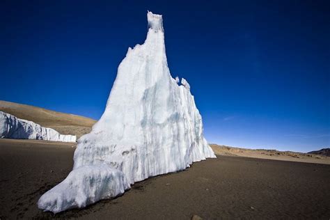 Furtwängler Glacier, around the hills of Mount Kilimanjaro, Tanzania. | Landscape, Mount ...